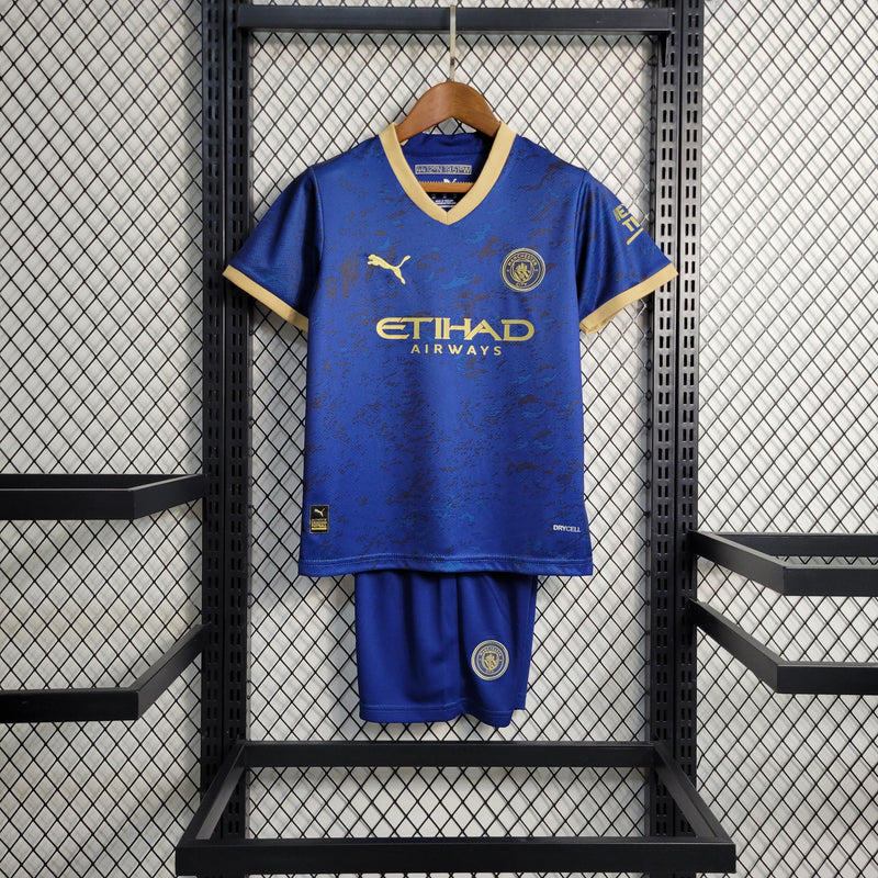 Kit Infantil Manchester City - Temporada 2023/24 - Edição Especial Ano Novo Chinês