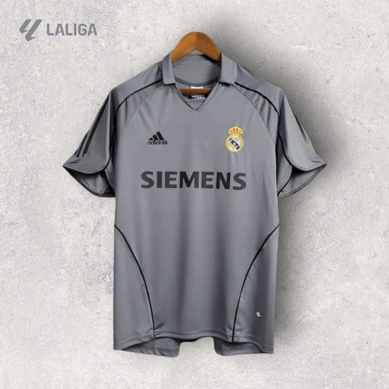 Retrô Real Madrid - Temporada 2005/06 - Uniforme III