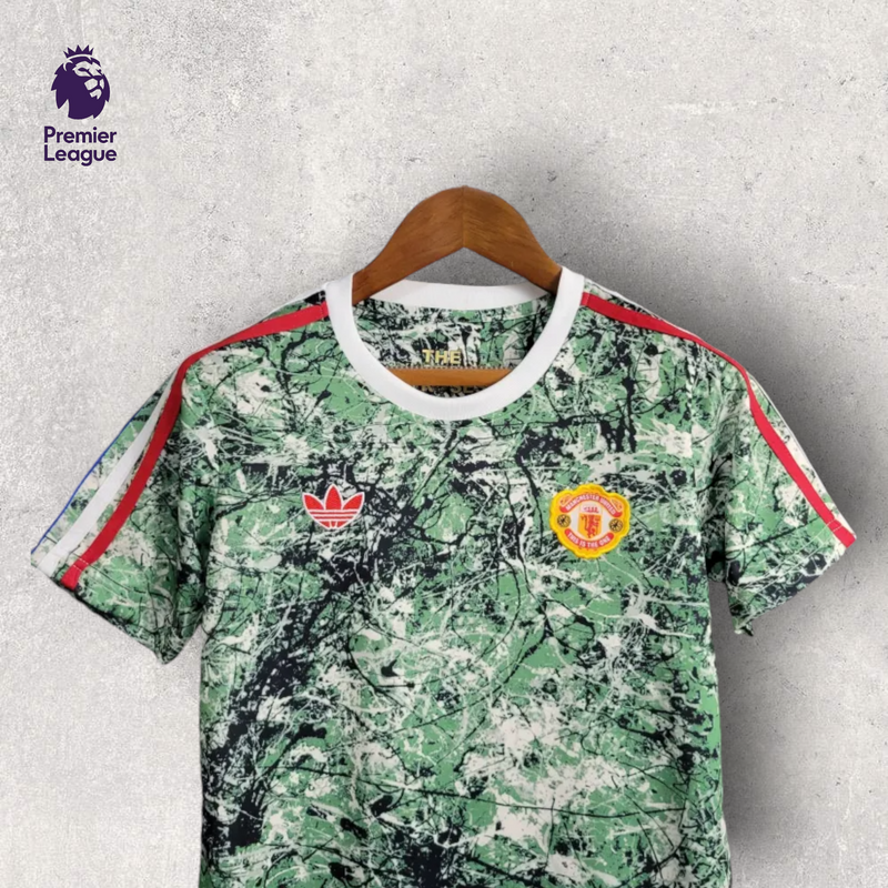 Kit Infantil Manchester United - Temporada 2023/24 - Edição Especial "Stone Roses"