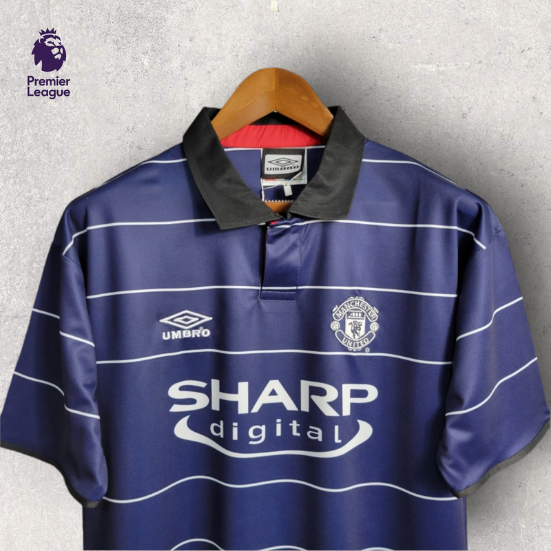 Retrô Manchester United - Temporada 1999/00 - Away